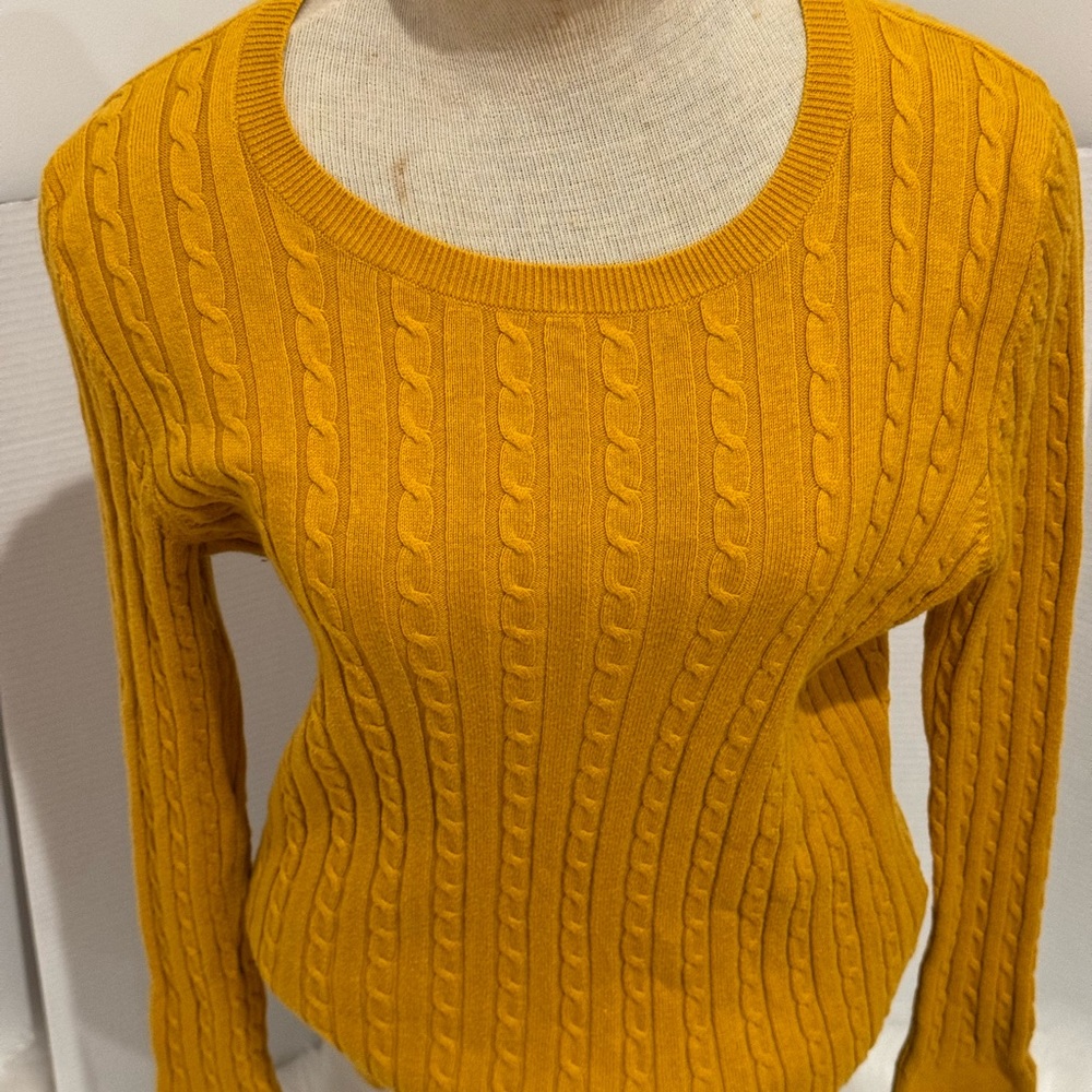 Cable knit pullover sweater